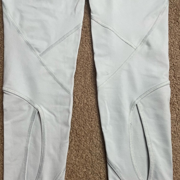 Victoria’s Secret Sport Light Gray Knockout Leggings Size M Full Length 27.5” - Picture 11 of 11
